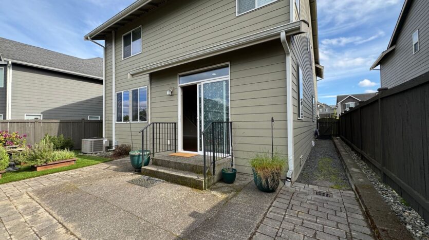 8407 72nd Pl. NE - Marysville - Washington - 5 bed, 3 bath rental property