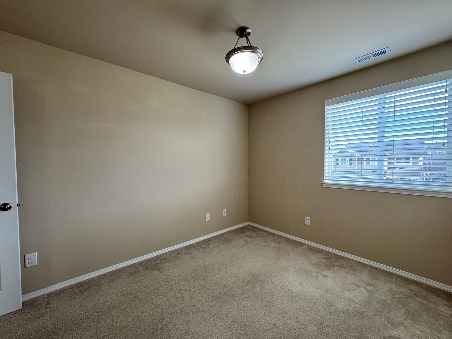 8407 72nd Pl. NE - Marysville - Washington - 5 bed, 3 bath rental property