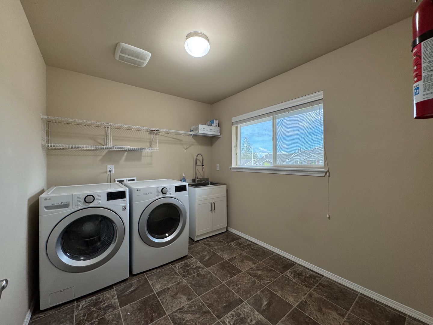 8407 72nd Pl. NE - Marysville - Washington - 5 bed, 3 bath rental property