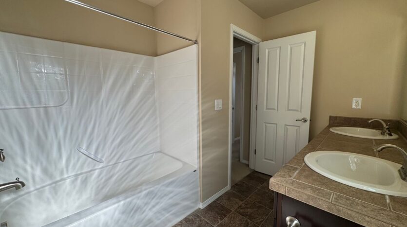 8407 72nd Pl. NE - Marysville - Washington - 5 bed, 3 bath rental property