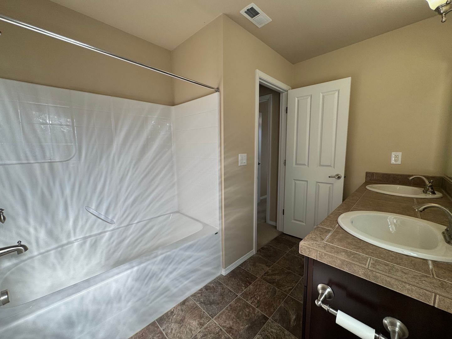 8407 72nd Pl. NE - Marysville - Washington - 5 bed, 3 bath rental property