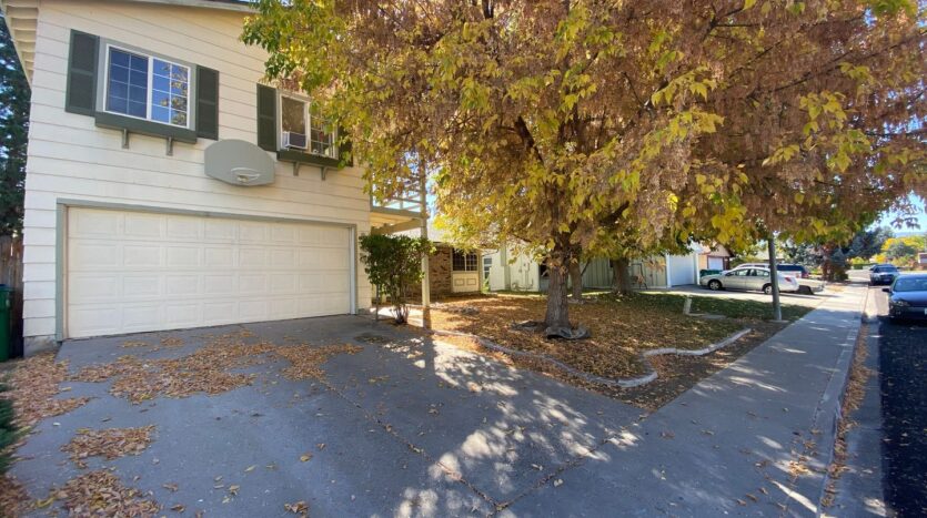 843 Glen Martin Drive - Sparks - Nevada - 5 bed, 3 bath rental property