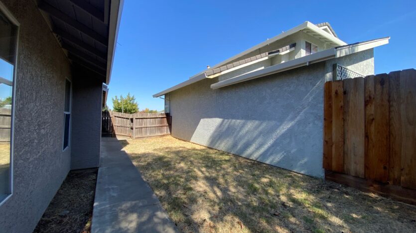 880 Vintage Oak Ave - Galt - California - 3 bed, 2 bath rental property
