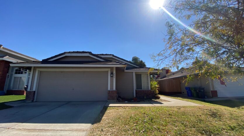 880 Vintage Oak Ave - Galt - California - 3 bed, 2 bath rental property