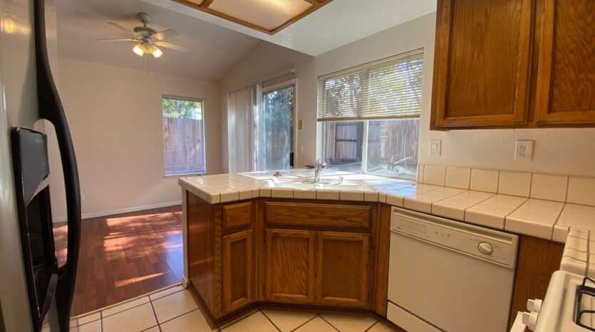 880 Vintage Oak Ave - Galt - California - 3 bed, 2 bath rental property