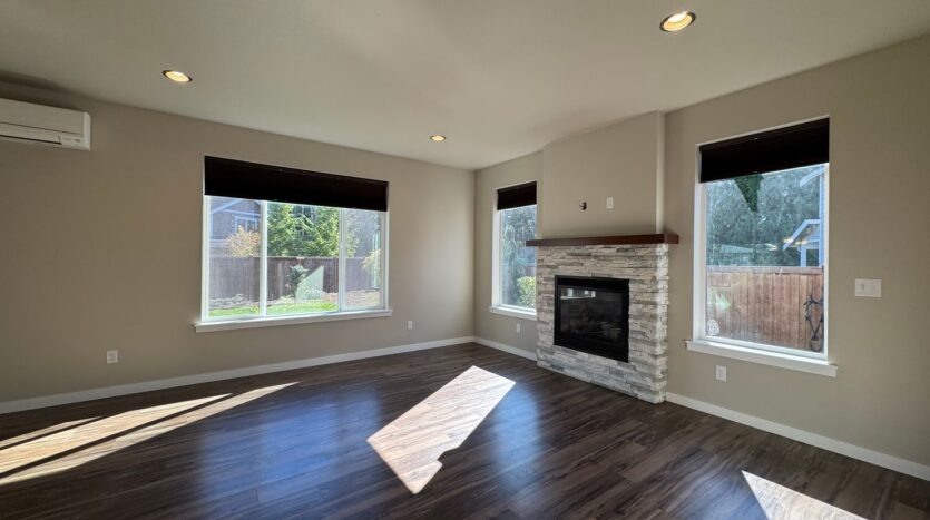 9000 Bay Cir - Blaine - Washington - 3 bed, 2.5 bath rental property