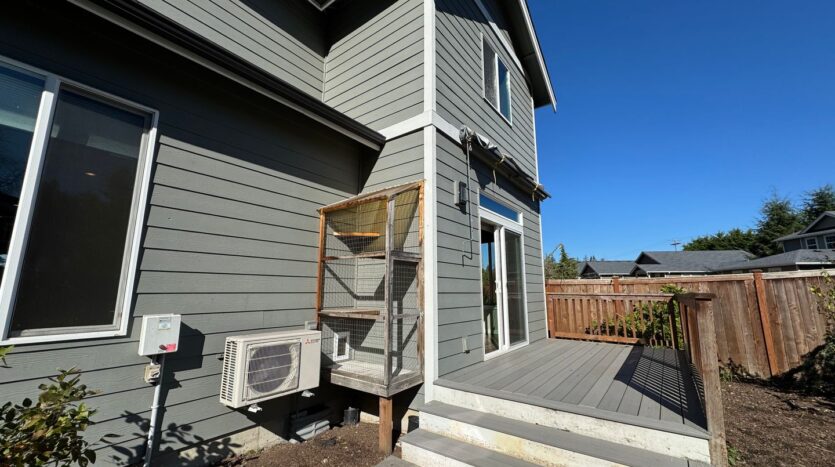 9000 Bay Cir - Blaine - Washington - 3 bed, 2.5 bath rental property