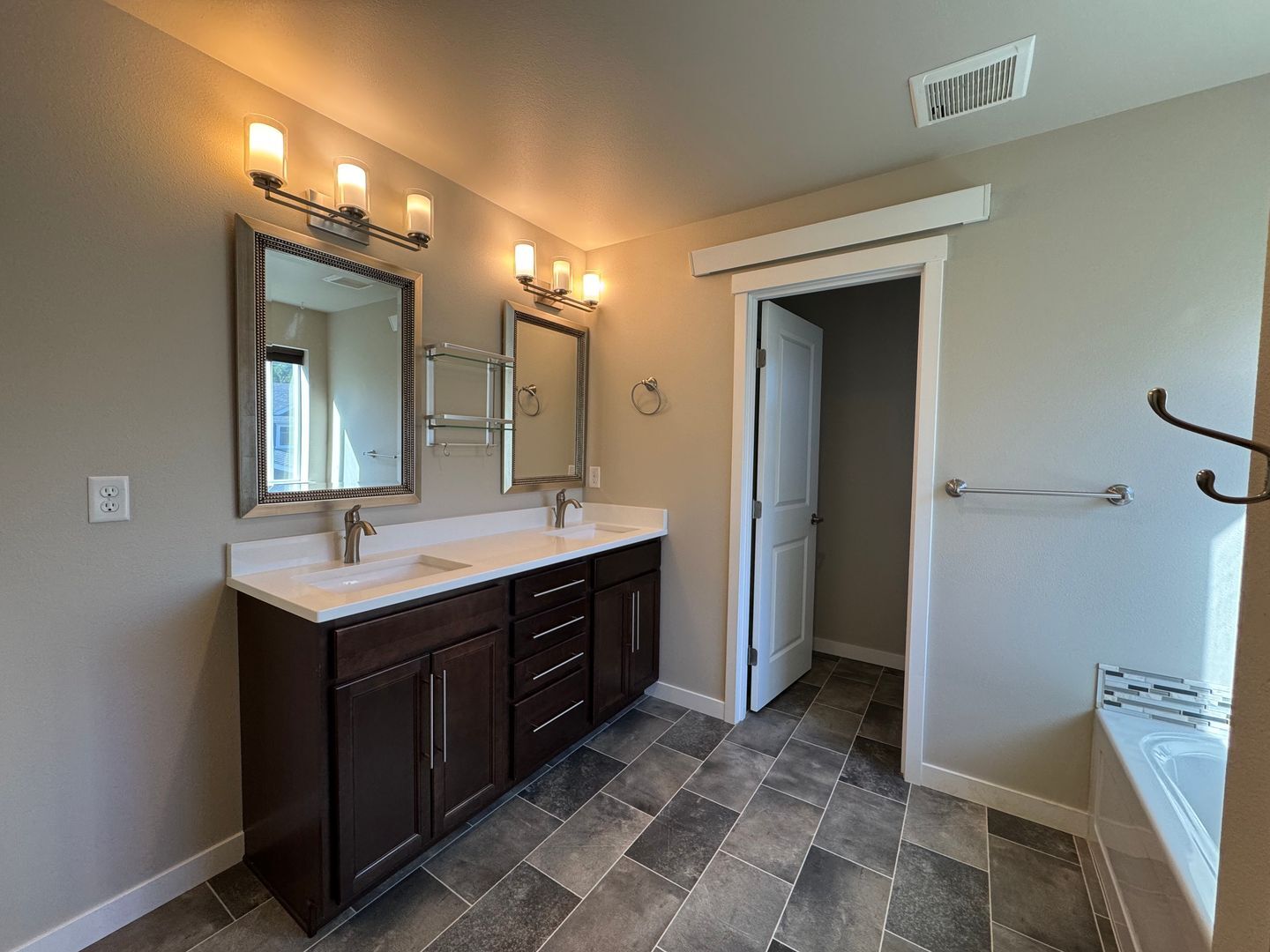 9000 Bay Cir - Blaine - Washington - 3 bed, 2.5 bath rental property