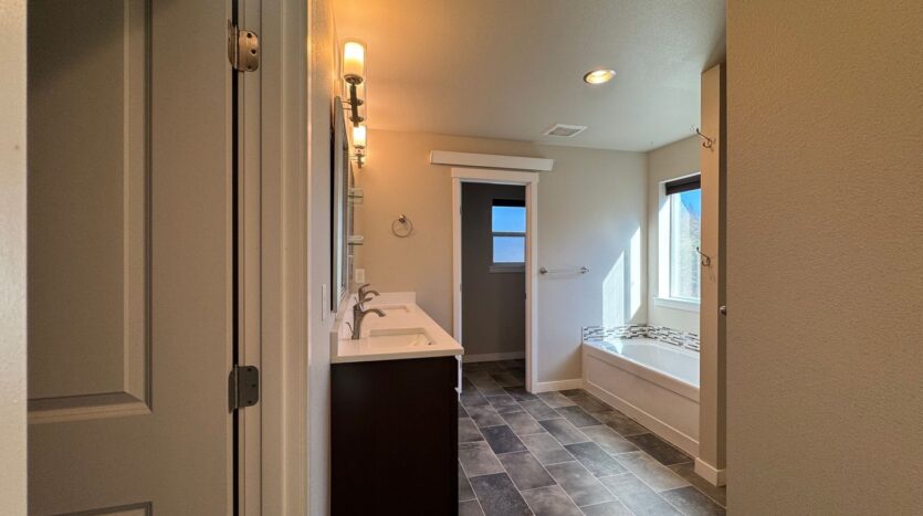 9000 Bay Cir - Blaine - Washington - 3 bed, 2.5 bath rental property