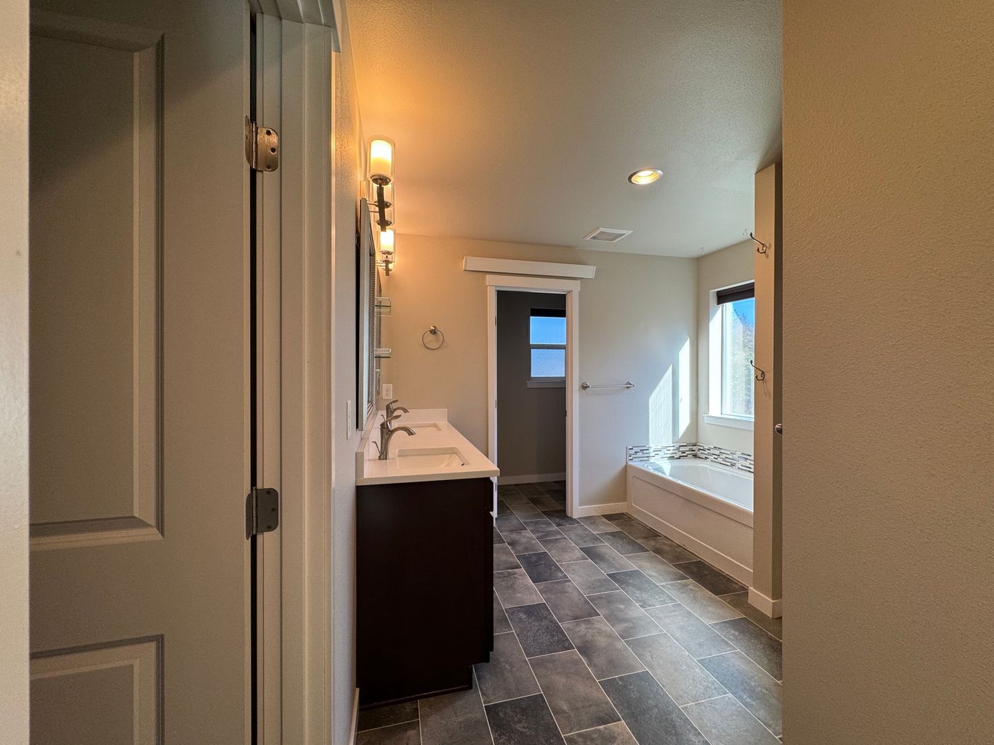 9000 Bay Cir - Blaine - Washington - 3 bed, 2.5 bath rental property
