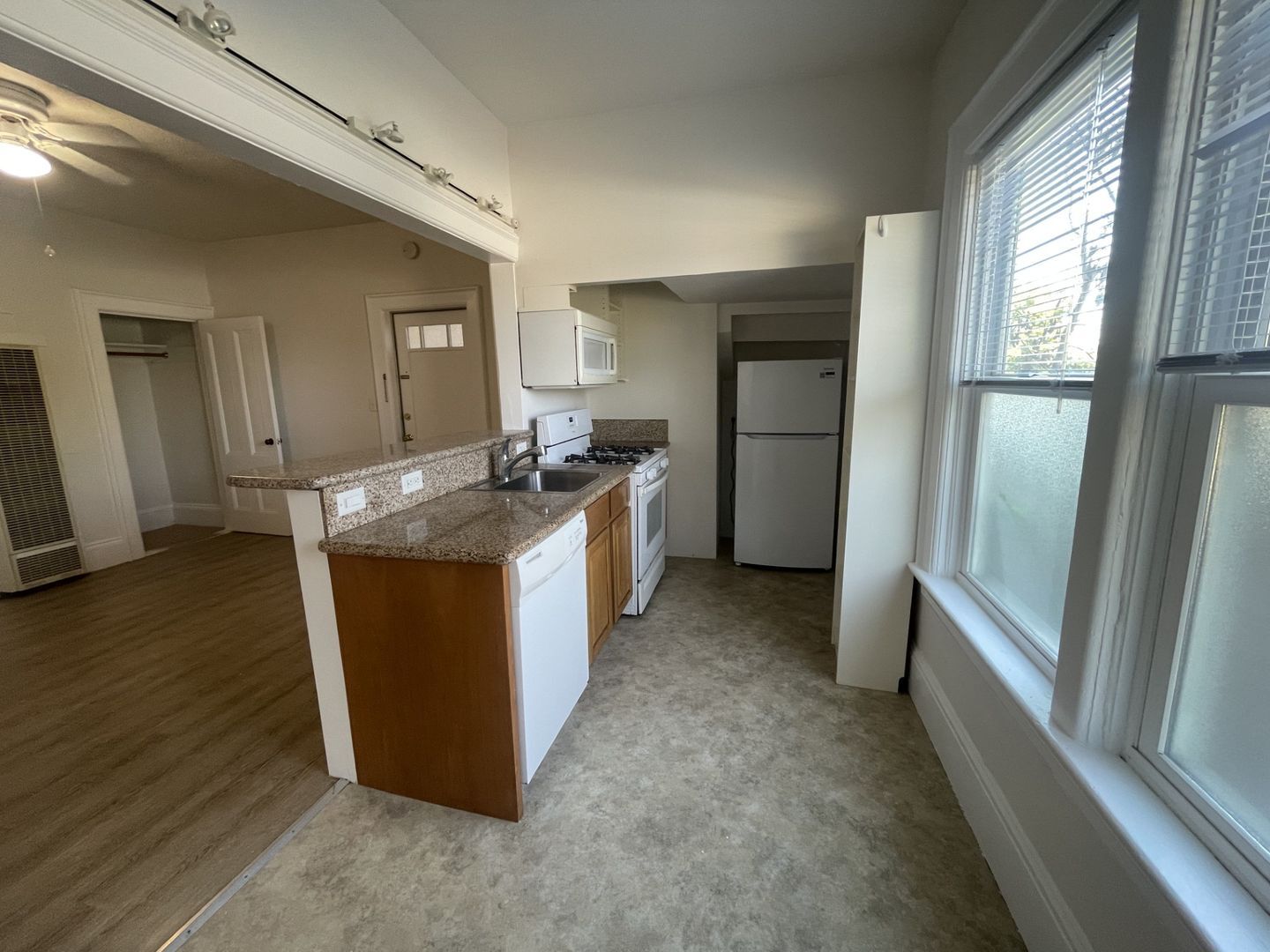 909 Virginia Street Unit A - Vallejo - California - 2 bed, 1 bath rental property