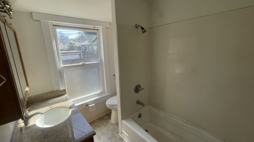 909 Virginia Street Unit A - Vallejo - California - 2 bed, 1 bath rental property