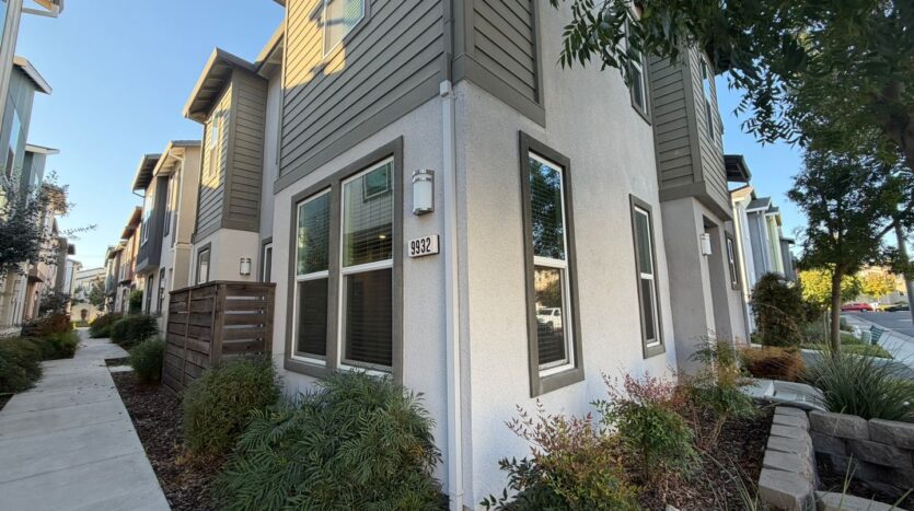 9932 Del Surf Lane  - Elk Grove - California - 3 bed, 2 bath rental property