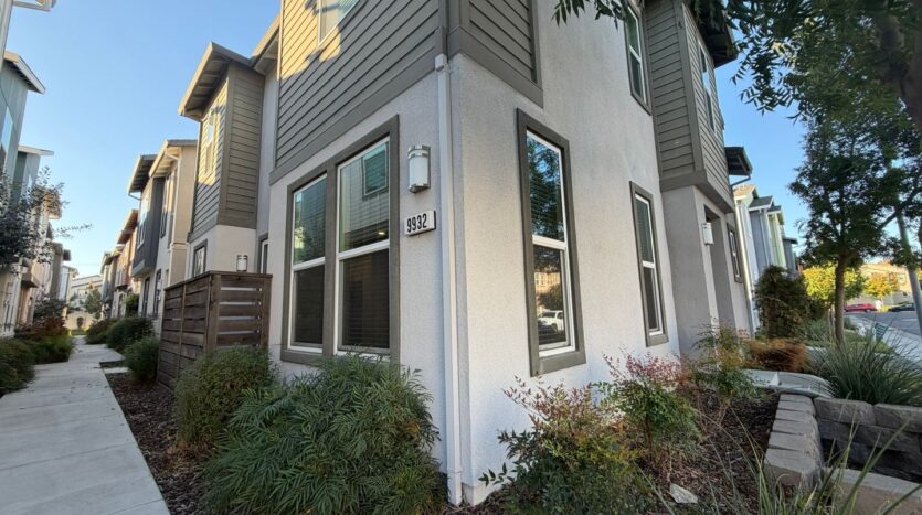 9932 Del Surf Lane  - Elk Grove - California - 3 bed, 2 bath rental property